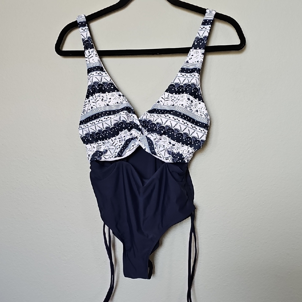 Verano Playa Large Boho Twist Front Navy White Women Swim Bikini Bathing Suit